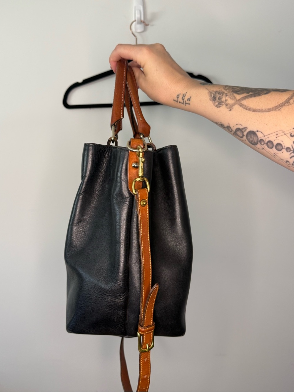 Dooney & Bourke City Large Barlow Satchel - Picture 2 of 14